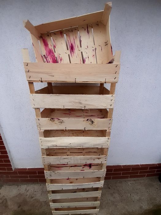 Ladite de lemne pentru depozitare legumelor