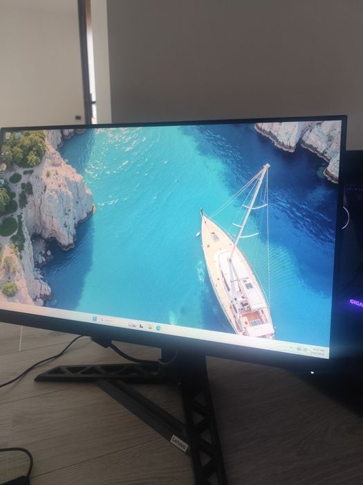 PC Gaming + Monitor 240Hz + Periferice – RTX 4070 SUPER | Ryzen 5 7600X | 32GB DDR5