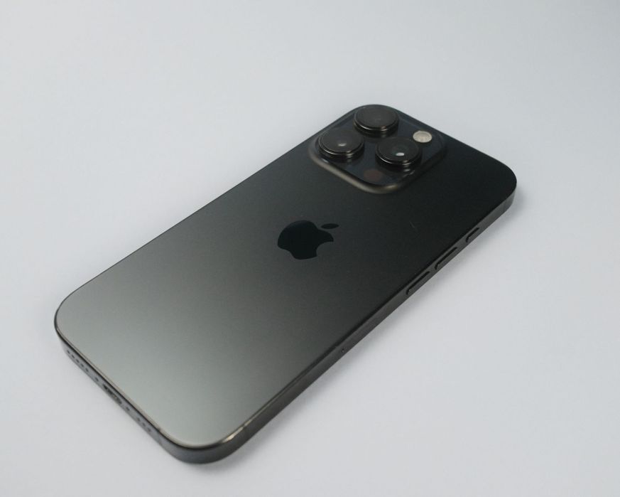 iPhone 16 Pro 128GB Black Titanium 90% Battery Отличен