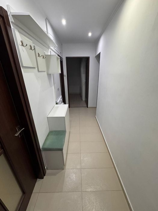 Inchiriez apartament cu 2 camere in centrul Civic