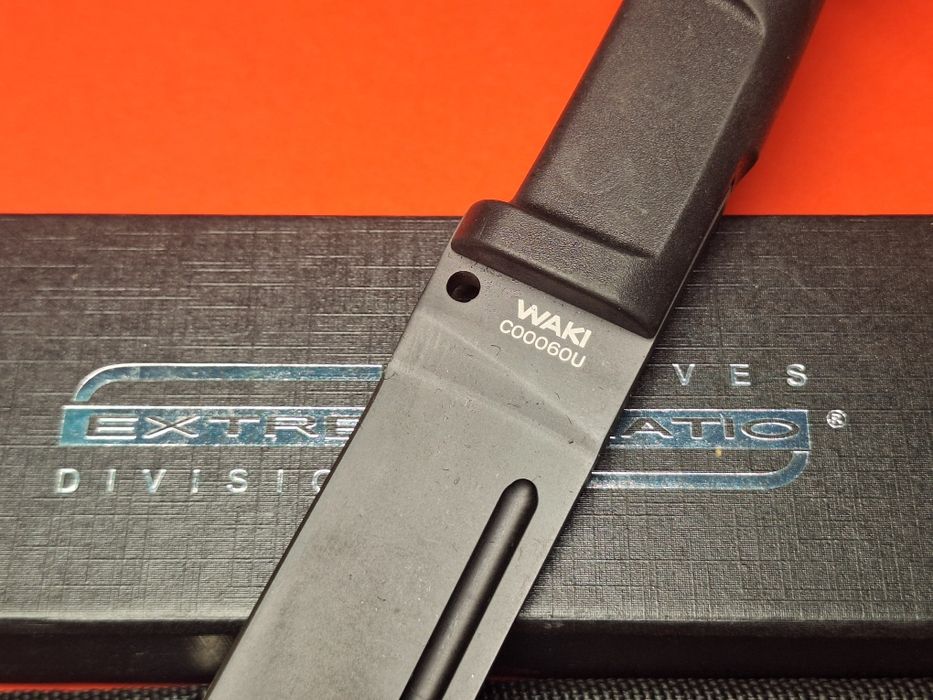 Нож Extrema ratio-Waki