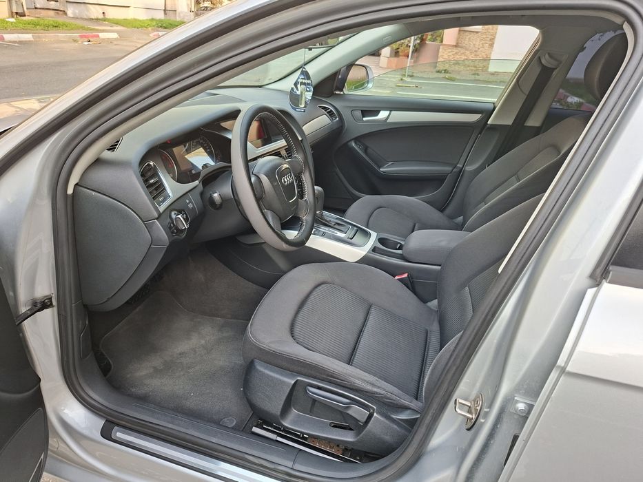 audi A4 B8, an fabricație 2011, motor 2.0 TDI CAGA, 143 CP, diesel, cu transmisie automată. Mașina este personală și se află în proprietatea mea