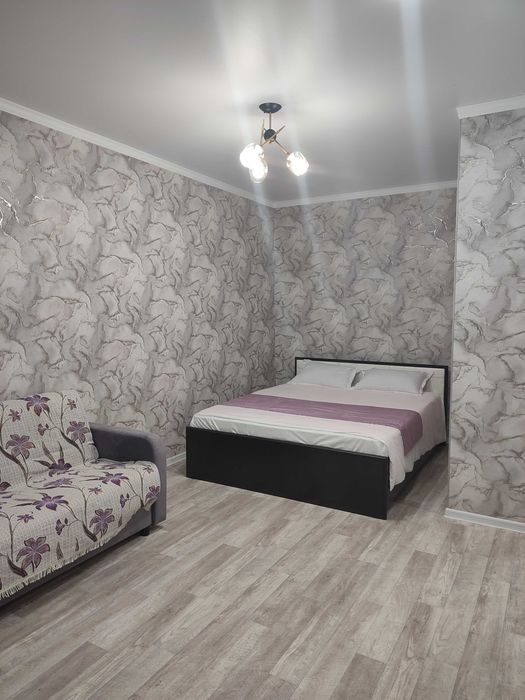 Сдам посуточно 1 комн новостройку