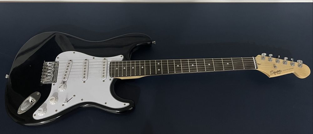 Fender squier stratocaster