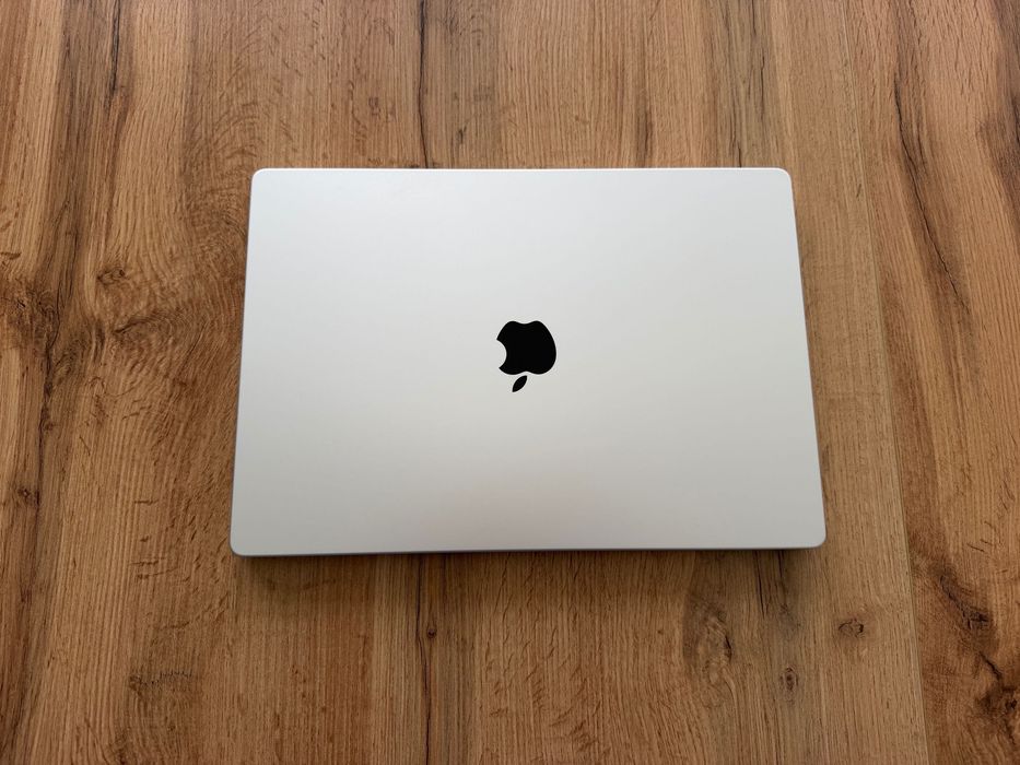 MacBook Pro 16" M4 PRO Chip 14-CPU/20-GPU/48GB RAM/512GB SSD В ГАРАНЦИЯ 8.06.2028г. — снимка 1