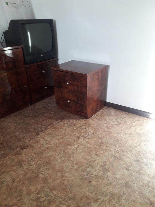 Б/у двери,  ленолиум. Кафель