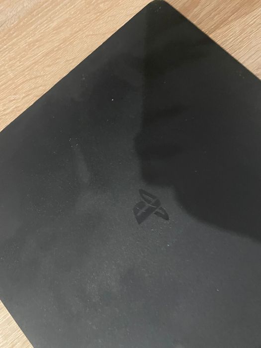 Vand ps4 slim 1 tb