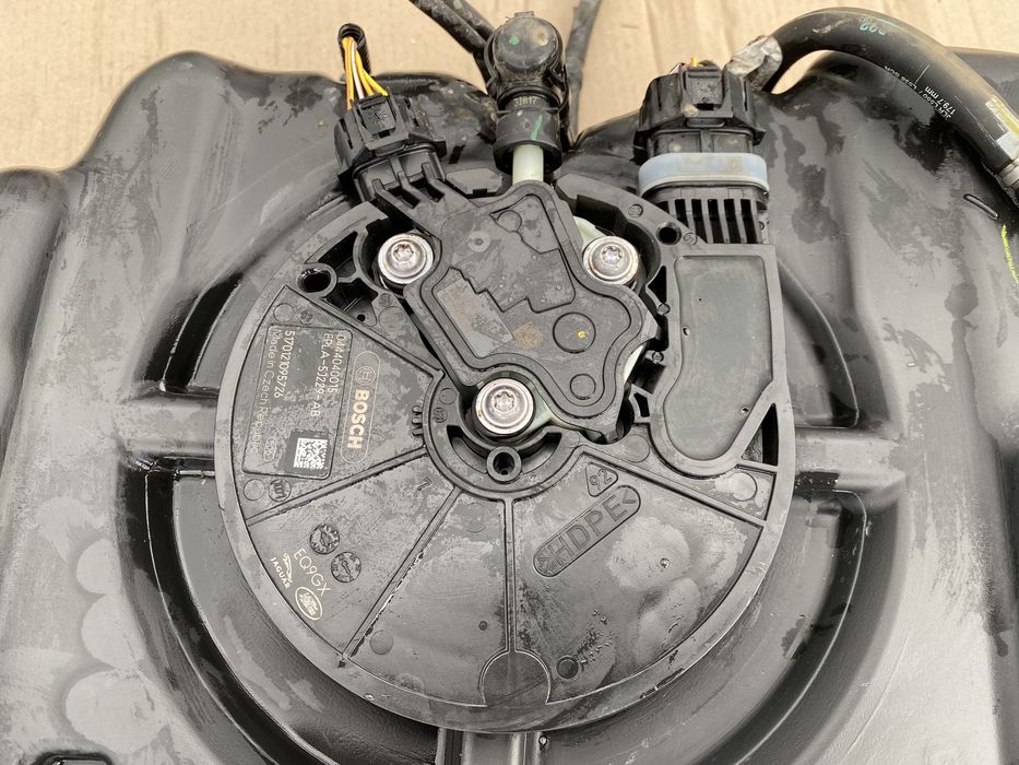 Rezervor / Pompa Ad blue Land Rover Evoque : Gj32-5J228-A