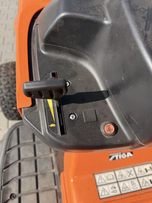 De vânzare tractor de tuns gazon Villager VT 1005 HD