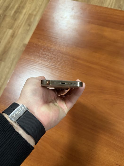 Продам Iphone 14 про