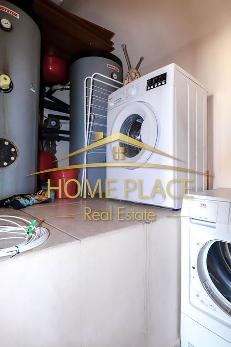 Четиристаен апартамент в района на Колхозен пазар