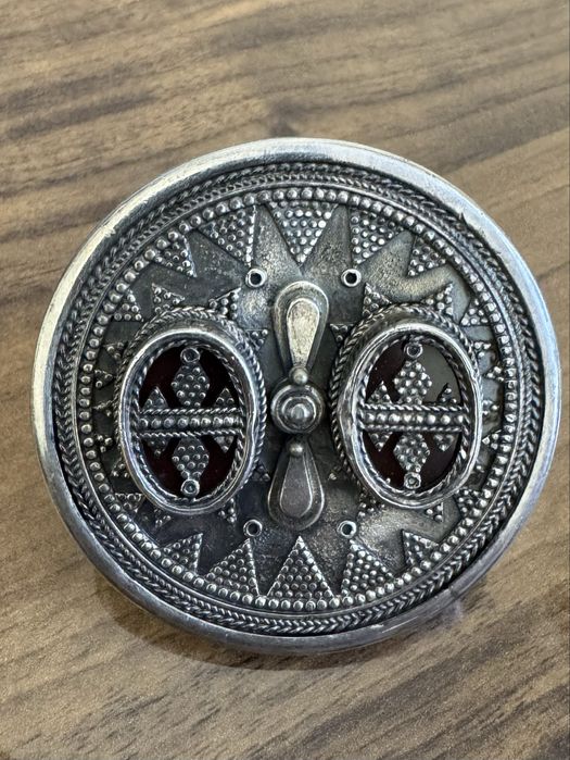 Продается украшении из серебра 925 пробы