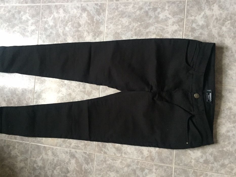 Продавам нови еластични панталони тип дънки