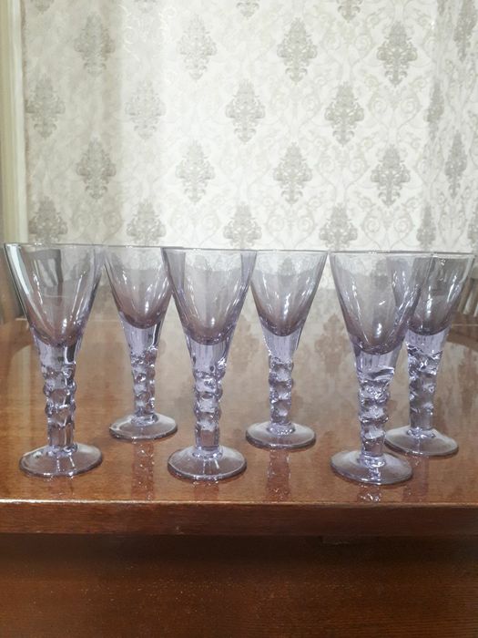 Рюмки на ножке из цветного  стекла времен СССР