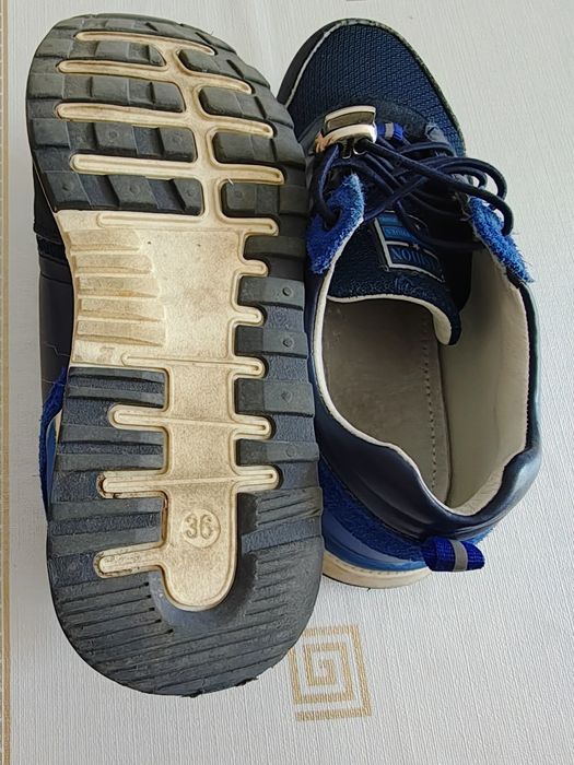 Adidas băieți,mărimea 35.Pret.30 lei.