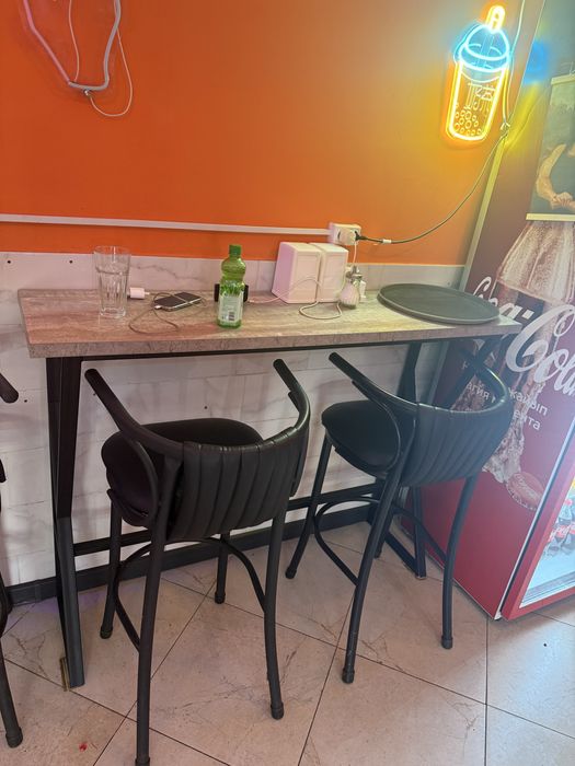 Барная стойка со стульями почти новые