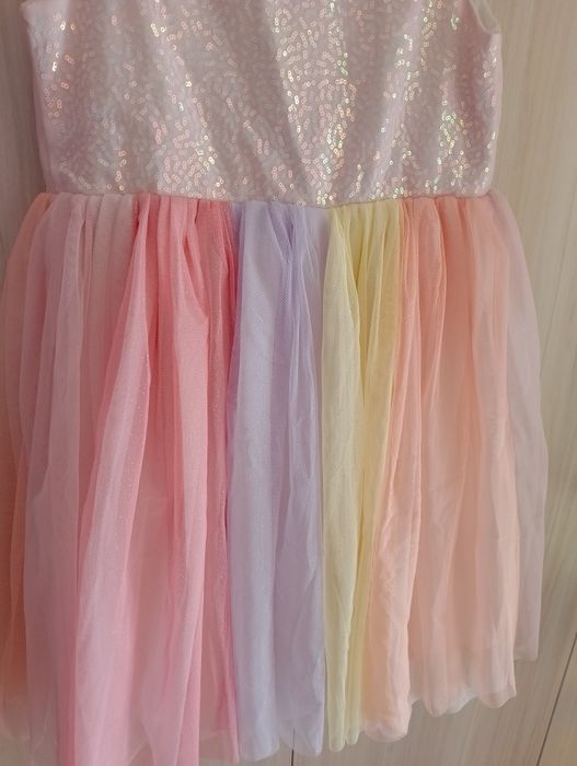 Рокля на марката h&m