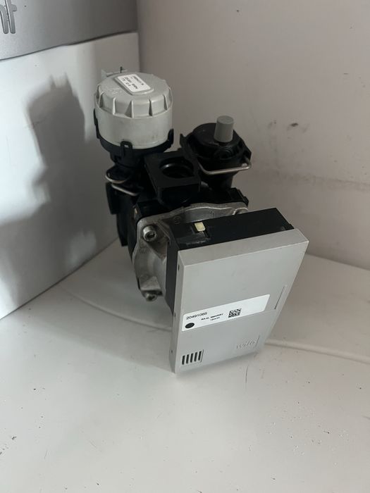 Pompa ferolli divacondens in stare perfecta de fictionare!