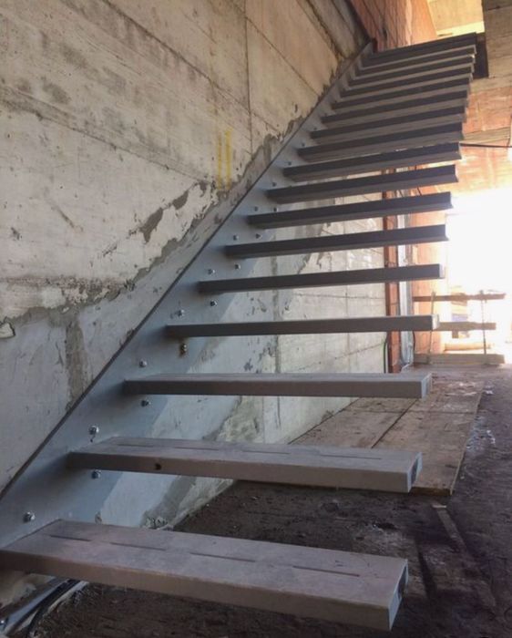 SCĂRI INTERIOARE si EXTERIOARE -Balustrade INOX, Metalice, Fier Forjat