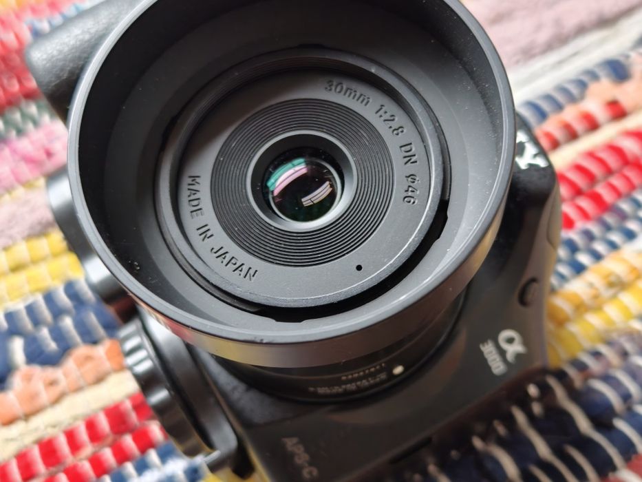 Безогледален Sony A3000 (20.1 MP) + Sigma  30mm F2.8