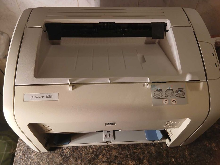 Лазарен принер HP LaserJet 1018 – работещ, понякога с дефект в печата