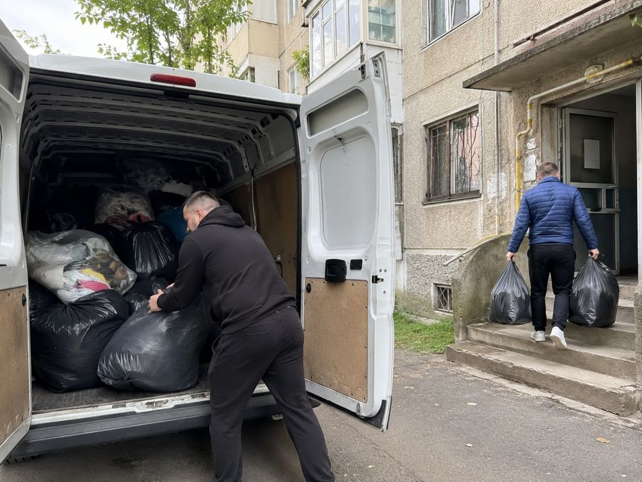 Debarasam moloz mobila deșeuri gunoaie in tot bucurești si împrejurări