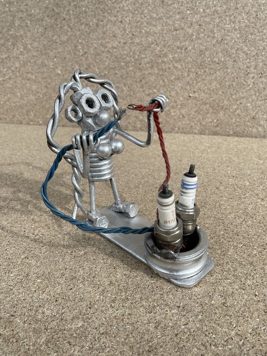 Статуэтки из железа