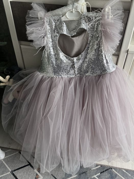 Нарядное пышное платье