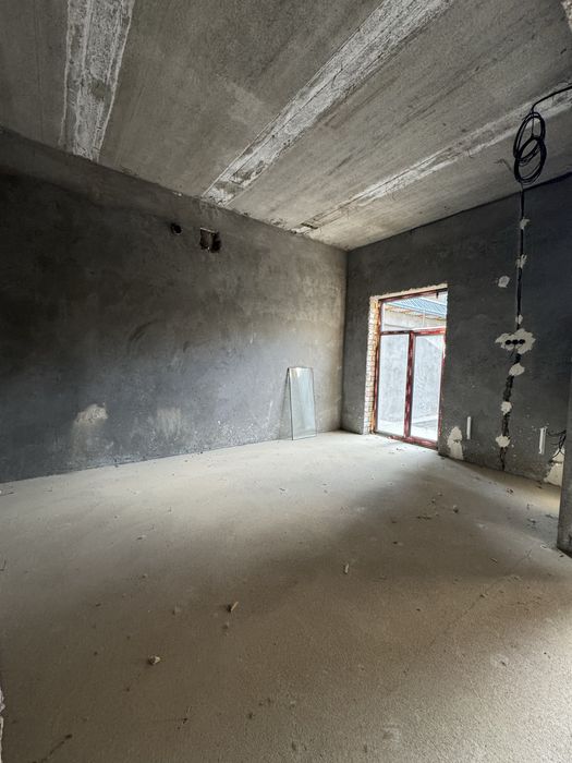 Уч кахрамон Парвоз 2,4 сот 5 хона коробка 2 этаж Учкахрамон пост 4 км