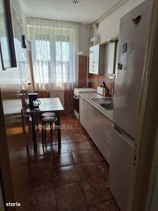 Decomandat 2 Camere Etaj Intermediar Bloc Anvelopat