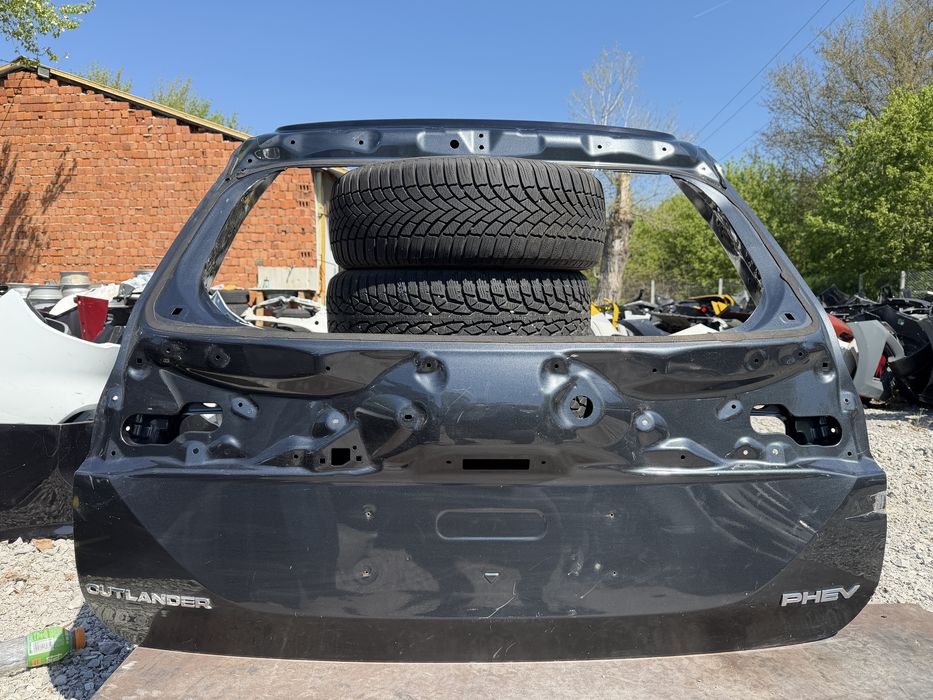 Капак Mitsubishi Outlander 2023 год.-