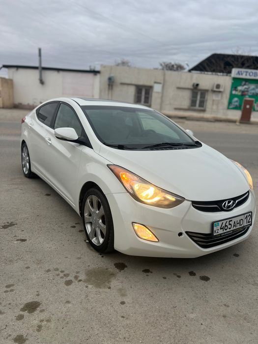 Hyundai Elantra 2012