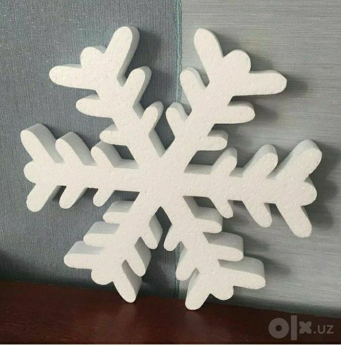 Снежинки из пенопласта