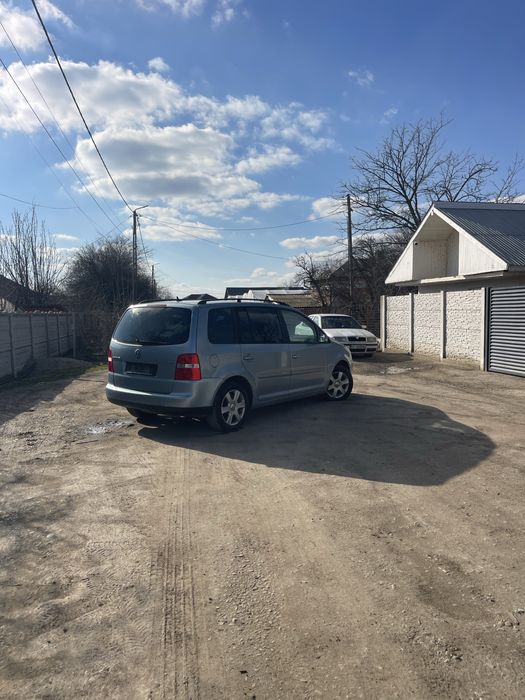 Volkswagen Touran 1.4 TFSI 2006 140 CP Clima