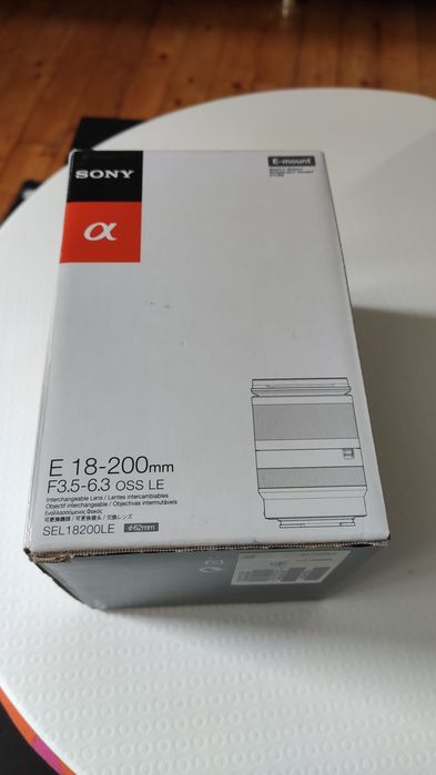 Обектив Sony SEL 18-200mm f/3.5-6.3 OSS LE