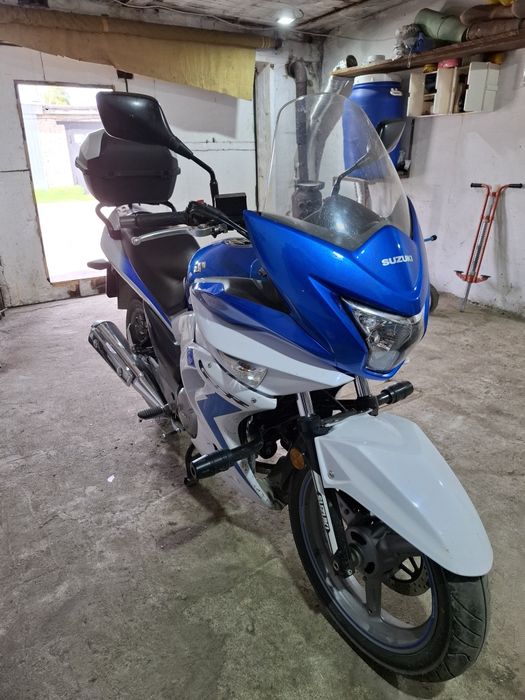 Мотоцикл сузуки дорожный