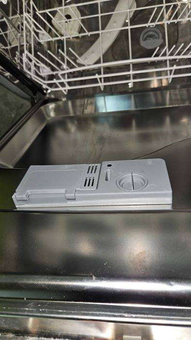 Съдомиялна Hotpoint Ariston, за части или ремонт