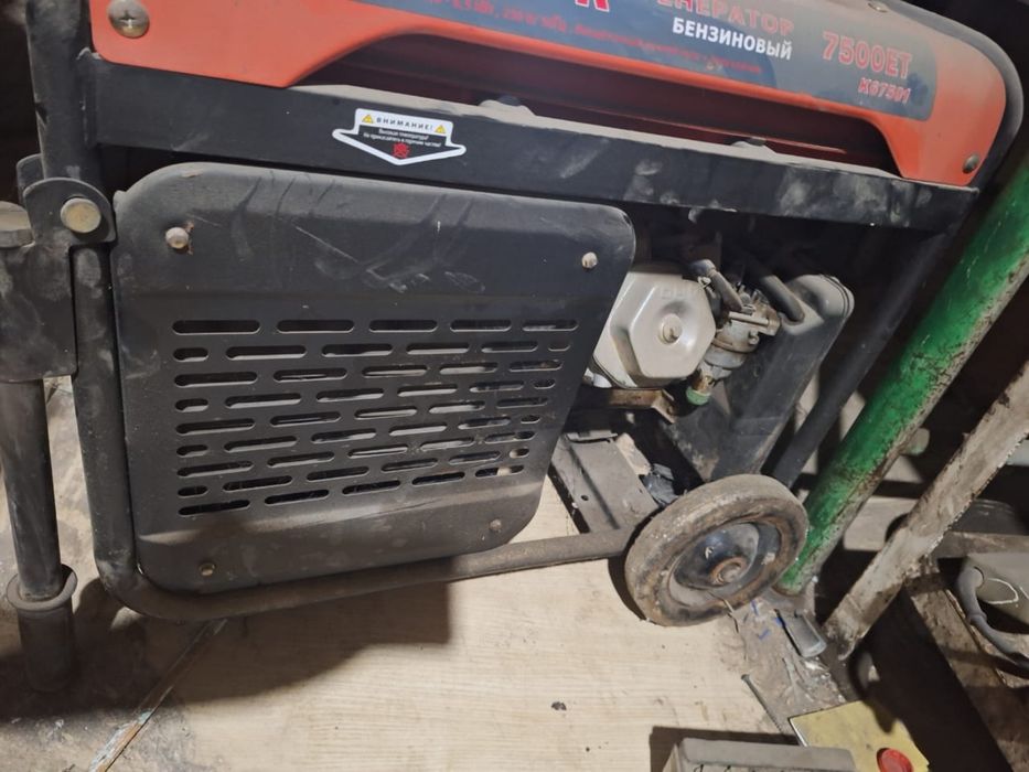 Генератор почти новый