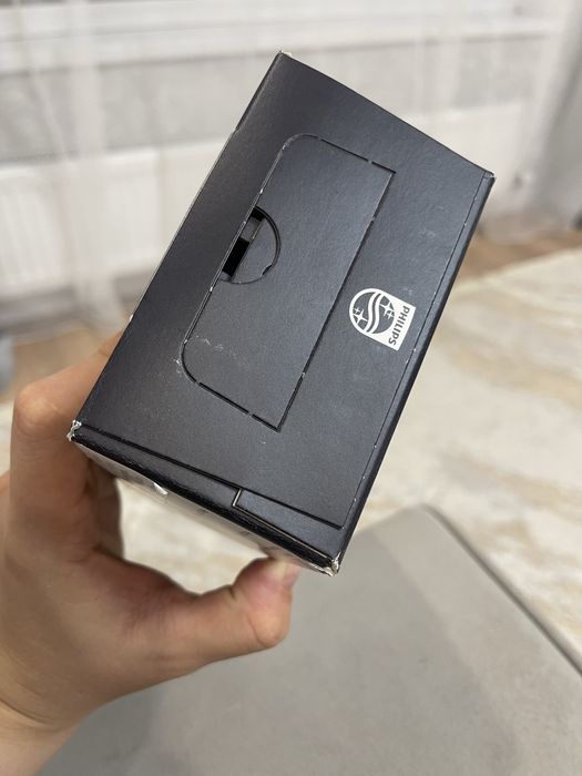 Электрическая зубная щетка новая