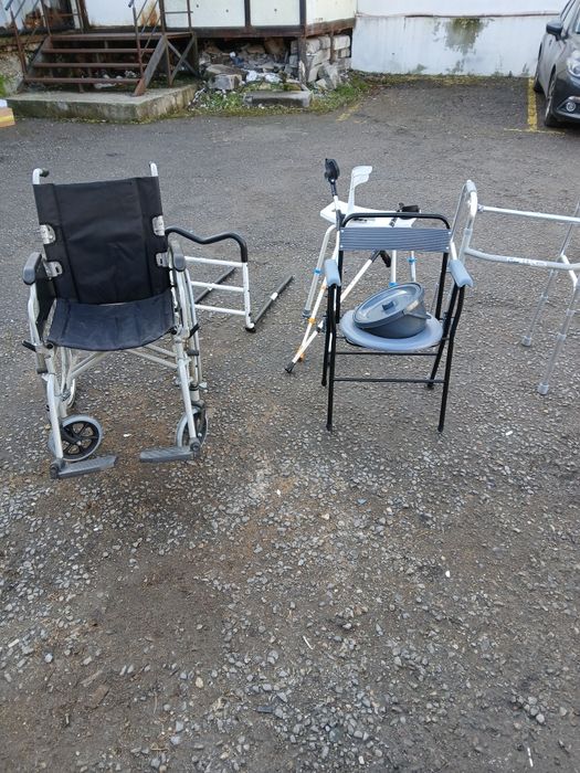 Инвалидна количка. Тоалетен стол  чисто нови