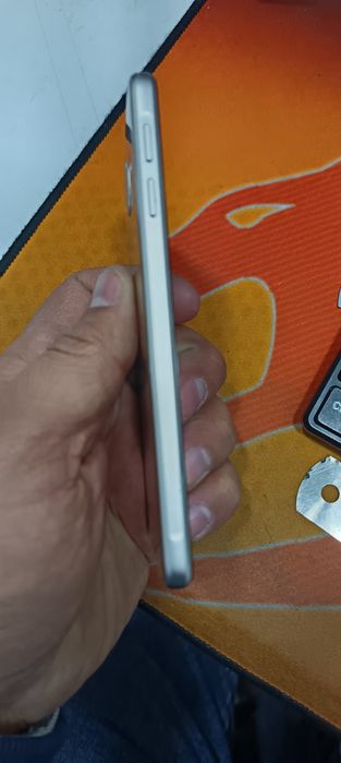 Samsung A3 2017 sotiladi