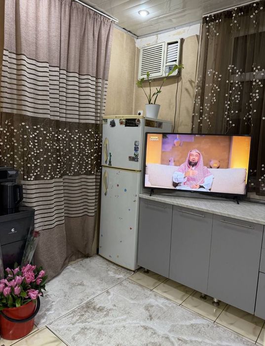 Квартира на Саракулька 2/1/5 общ пл 57м ,во есть дворике тапчан