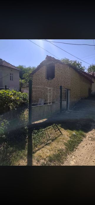 Къща за продаване