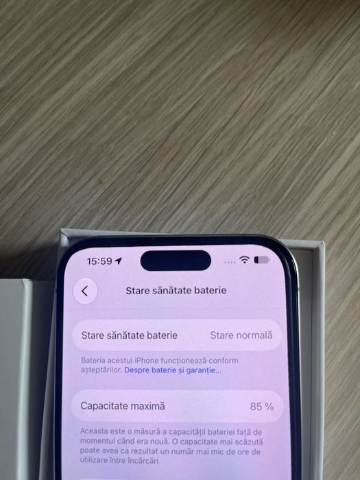 Iphone 15 pro  foarte bun