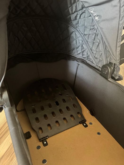 Коляска прогулочная 2 в 1 с люлькой