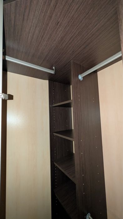 Ъглов голям гардероб Еником
