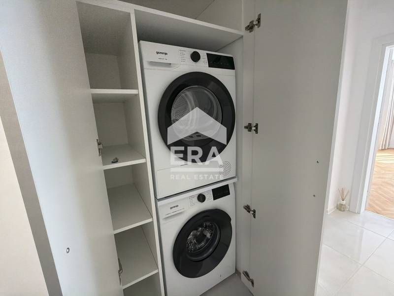 Стилен четиристаен обзаведен  апартамент след основен ремонт за продаж