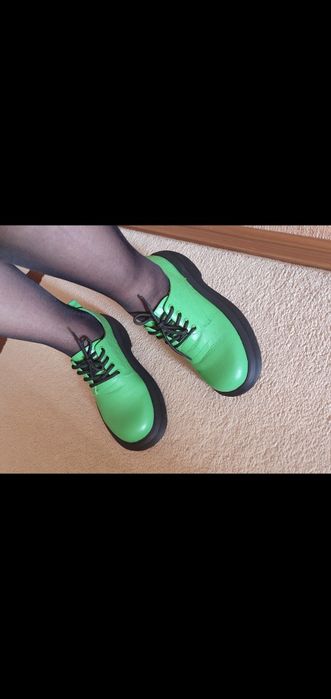 Продам женскую одежду обувь