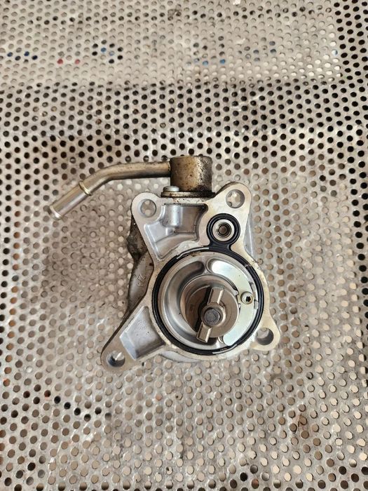 Pompa Vacuum Mazda 36 CX-3 CX-5 1.8 Diesel Skyactive Euro 6 Cod S550-18G00 - Dezmembrari Arad