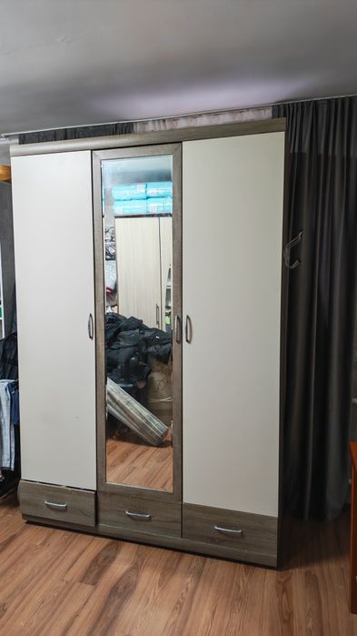 Продам шкаф  б/у за 12000